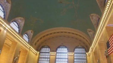 Crowded Grand Central Train Station - Tilt - Up To Down