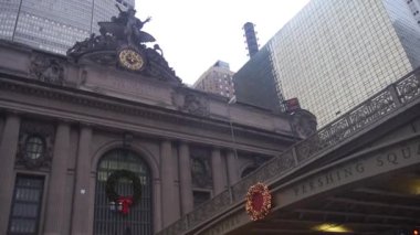 Grand Central Terminal From Outside - Pan - Right To Left