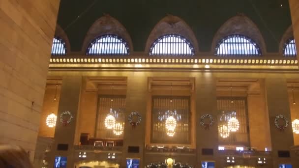 People Walking Grand Central Station Tilt — Video Stock