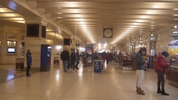 People Walking Grand Central Train Station Clock Static — Video Stock