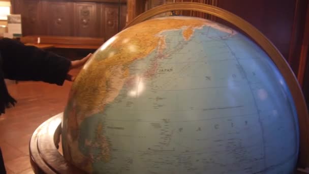 Spinning Large Globe Library Static — Stock Video