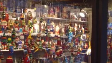 Lights And Decoration Behind Market Showcase - Slide - Right To Left