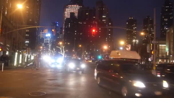 Cars Road Surrounded Buildings Night Static – Stock-video