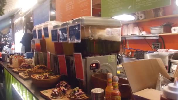 Ice Tea Buckets Food Stand Buffet Restaurant Slide Right Left — Vídeo de Stock