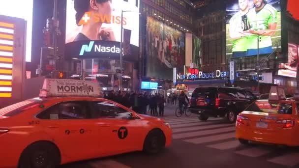 Taxis Street Surrounded Adverts Buildings Night Pan Left Right — Video