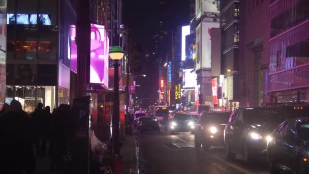 Busy Street Cars Aligned People Buildings Static — Αρχείο Βίντεο