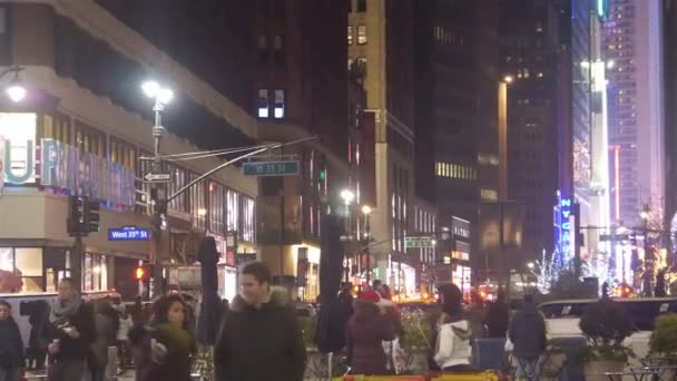 People Walking Street Surrounded Buildings Static — Video Stock