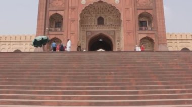 Stairs Leading To Mosque Frontage - Tilt - Down To Up