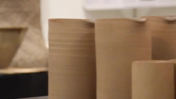 Opere Ceramica Fronte Supporto Con Vaso Scivolo Sinistra Poi Destra — Video Stock