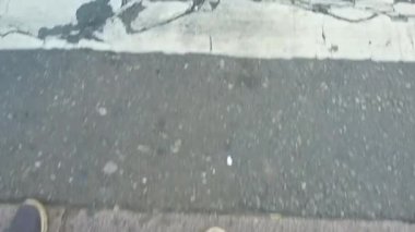 Yukarıdan Yeryüzüne Yürüme Görünümü - İleri Kaydır.