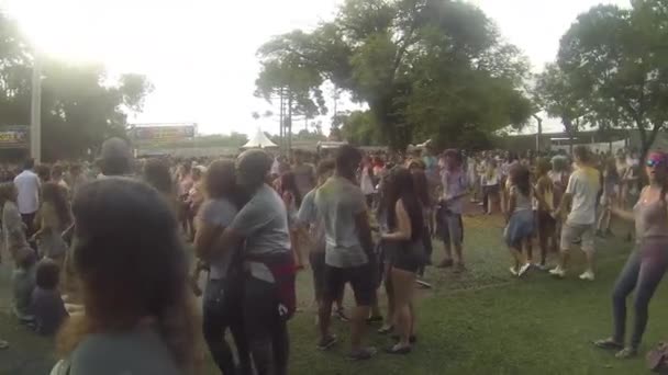 Cool People Dancing Colorful Crowd Pan Left Right — Stock Video