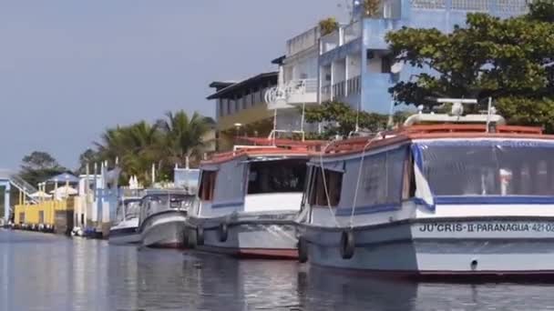 Passerer Med Både Havn Skub Højre Til Venstre – Stock-video