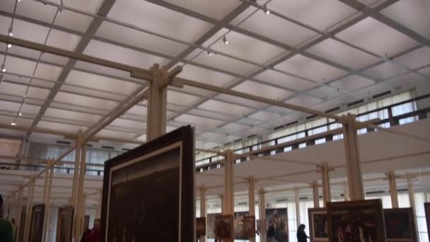 Museum Rooftop Exposed Paintings Tilt — Stock Video