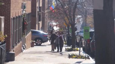  People Walking In Street - Static