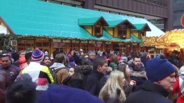 Noel Pazarı Kalabalığı. Yavaş Hareket