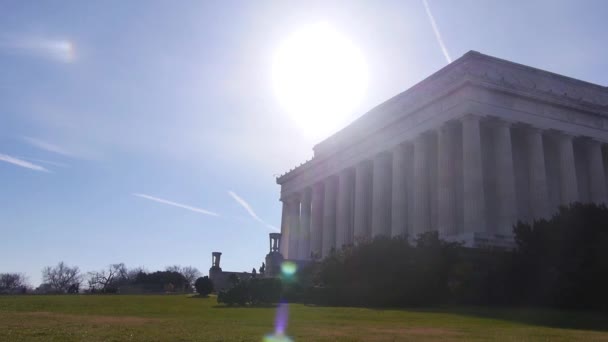 Sol Brillando Sobre Monumento — Vídeo de stock