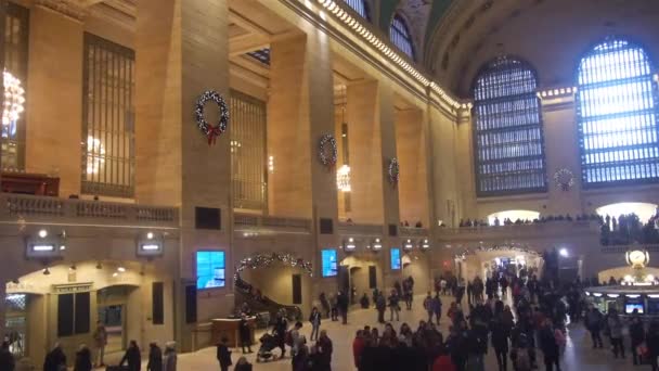 Dekorasi Natal Dinding Stasiun Grand Central Berkerumun — Stok Video