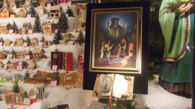 Raflardaki Noel Dekorasyonları