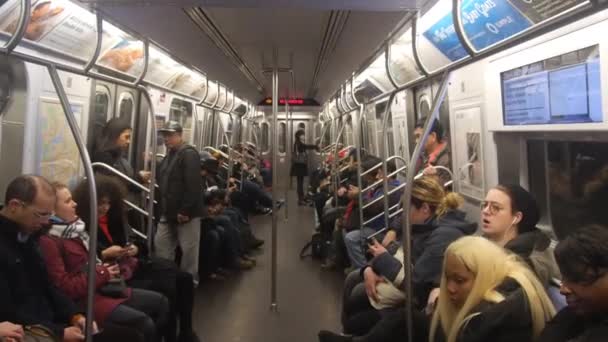 Ludzie Siedzący Metrze — Wideo stockowe