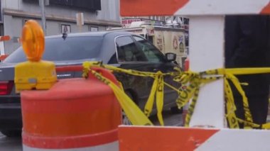 Otomobil İnşaat Alanına Yakın Geçiyor