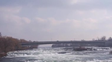 Niagara Nehri üzerindeki Köprü Statik.
