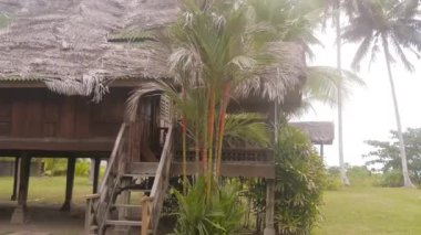 Etrafı Flora ile çevrili bungalovlar