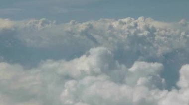  bir uçağın penceresinden görüntülemek