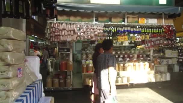 Sun Shining Indoors Market Windows People Stands Pan Left Right — Stok Video