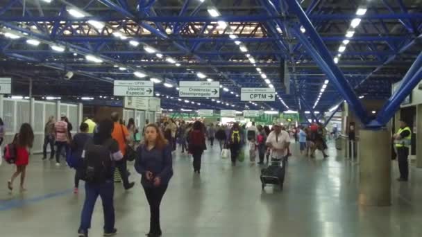 Pessoas Andando Estação Metrô — Vídeo de Stock
