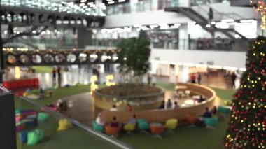 Noel Dekorasyonlu Alışveriş Merkezi