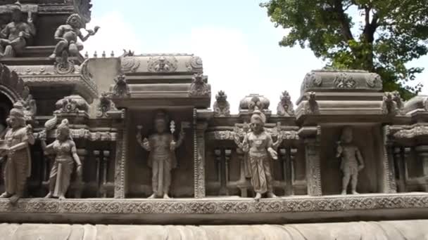 Monument Religieux Avec Sculptures — Video