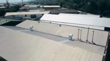 Hunili Gri Fabrika Çatıları