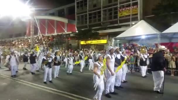 Pessoas Dançando Desfile Carnaval Pan Esquerda Para Direita — Vídeo de Stock