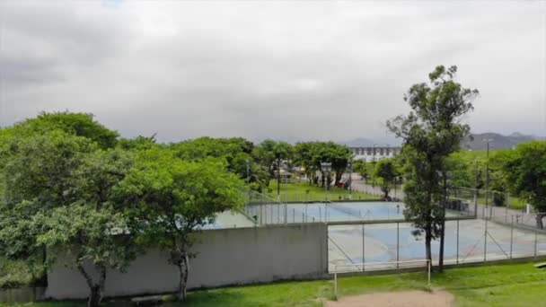 Vista Las Canchas Tenis Rodeadas Árboles — Vídeos de Stock