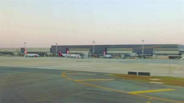 Avión Estacionado Aeropuerto Belo Horiztone Brasil — Vídeos de Stock