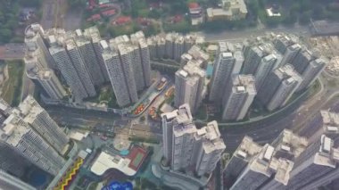 Adanın en iyi manzaralı beyaz konut binaları, Front Dolly