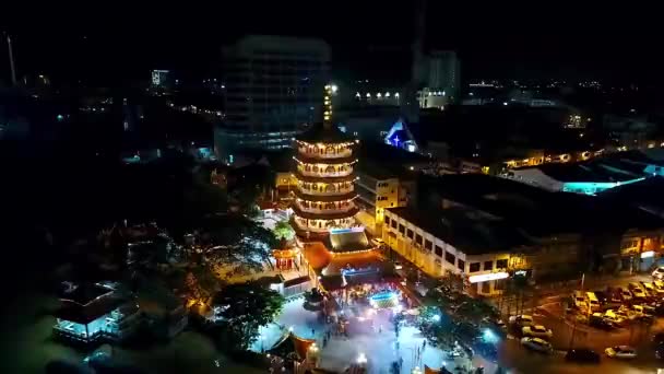 Nachtzicht Van Een Chinese Tempel Kota Kinabalu Maleisië — Stockvideo