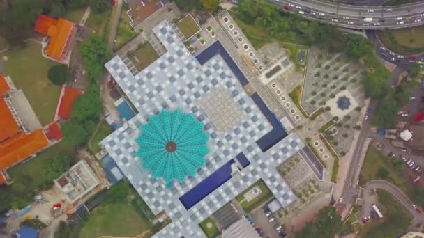 Kuala Lumpur Daki Ulusal Malezya Camii Nin Gökyüzü Yukarı Çıkıyor — Stok video