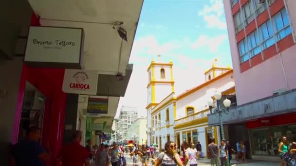 Personer Som Vandrar Ett Livligt Stadsområde Staden Florianopolis Brasilien — Stockvideo