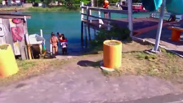 Área Bahía Con Barcos Personas — Vídeos de Stock