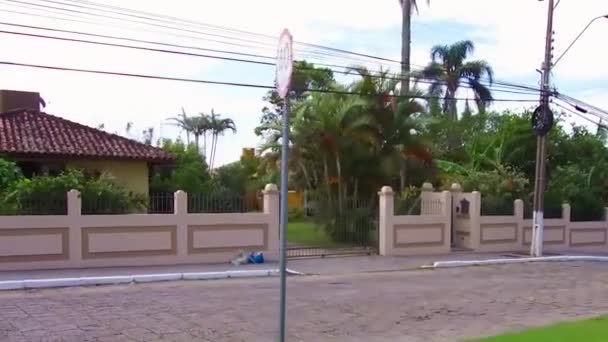 Conduciendo Través Una Antigua Ciudad Portuguesa Con Increíbles Edificios Históricos — Vídeo de stock