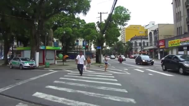 Crosses Main Street Downtown City Santos — стоковое видео
