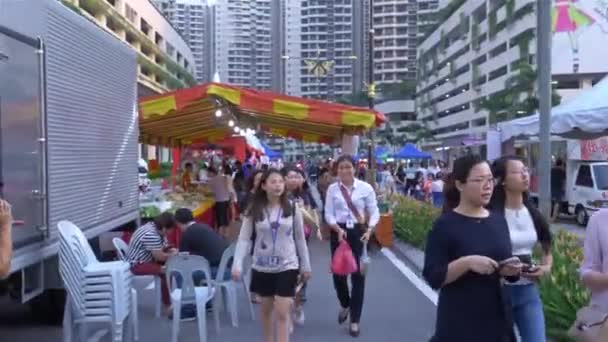 Asian Girls Walking Outdoor Day Market Johor Bahru — стокове відео