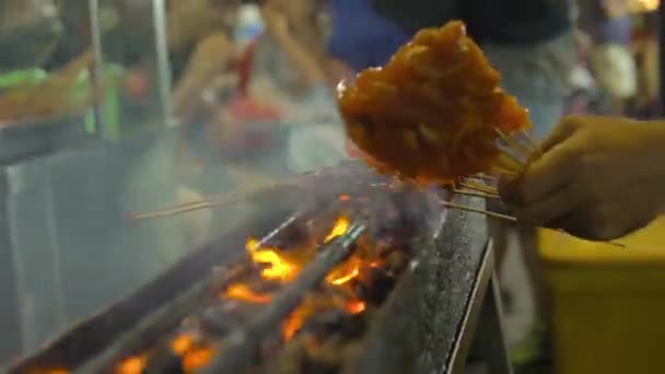 Man Putting Fresh Delicious Bbq Satay Night Market Kuala Lumpur — Stockvideo
