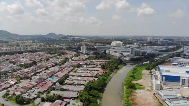 Top View River Housing Large White Buildings Melaka Malaysia Forwards — Stockvideo