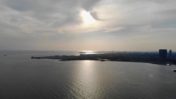 Vista Aérea Superior Céu Bonito Com Luz Solar Entre Nuvens — Vídeo de Stock