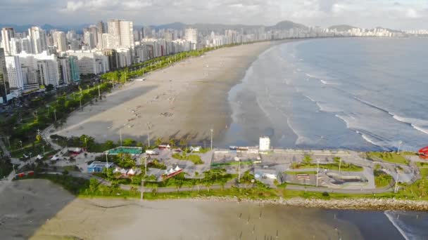 Top Zijn Uitzicht Sport Arena Tussen Stranden Met Veel Bomen — Stockvideo