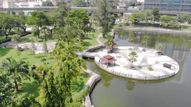 Top Aerial View Lake Garden Full Trees City Malaysia — Vídeo de Stock