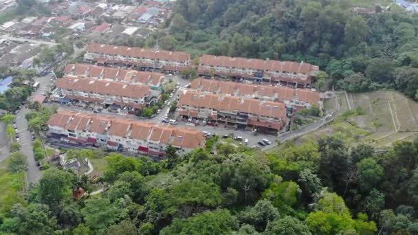 Top Aerial View Housing City Malaysia Beautiful Mountain Views Trees — Video
