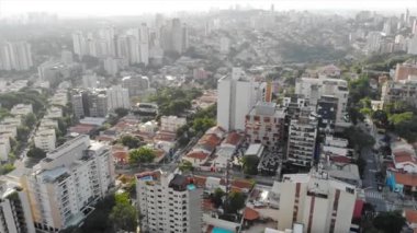 Brezilya 'da Apartman ve Şehir Üst Görünümü Sağdan Sola.